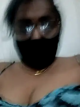 Queen-hot- online show from 04.10.26