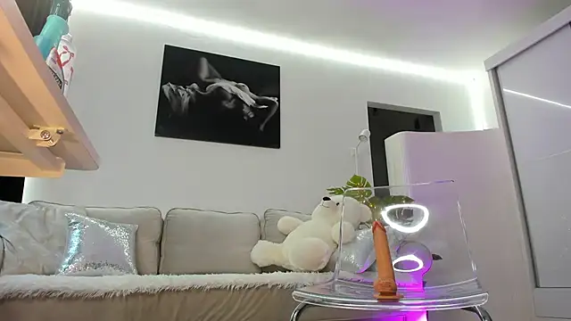 Ivy Bellee online show from 03.02.26