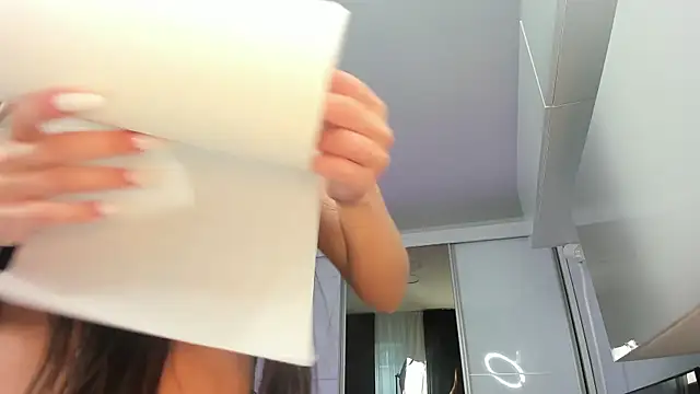 Ivy Bellee online show from 04.11.26