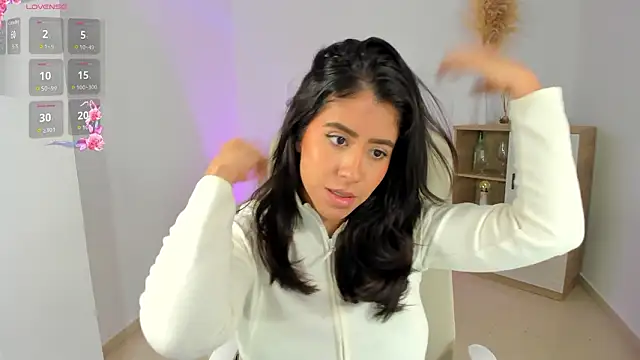 Snapshot of Sussan_Monroe chatting on 02.11.26 Sussan Monroe online show from 02.11.26