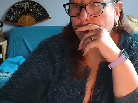 Snapshot of xmyriamx chatting on 05.18.26 xmyriamx online show from 05.18.26