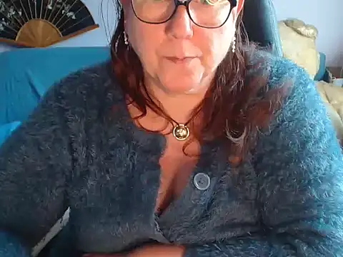 Snapshot of xmyriamx chatting on 05.21.26 xmyriamx online show from 05.21.26