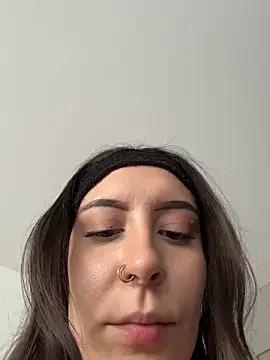 Snapshot of alesziarose_ chatting on 01.18.26 alesziarose online show from 01.18.26