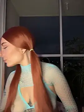 alesziarose  online show from 03.30.26