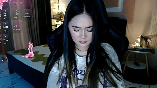 Snapshot of simplykhate chatting on 02.24.26 simplykhate online show from 02.24.26