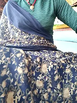 Snapshot of Queen_chayna chatting on 02.15.26 Queen chayna online show from 02.15.26