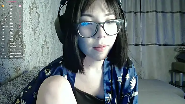 AprilOnilll online show from 03.20.26