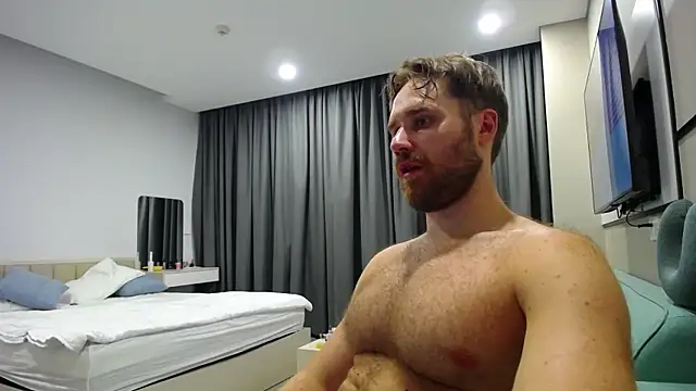 Snapshot of LorenzoLux chatting on 04.07.26 LorenzoLux online show from 04.07.26