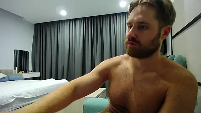 Snapshot of LorenzoLux chatting on 04.11.26 LorenzoLux online show from 04.11.26