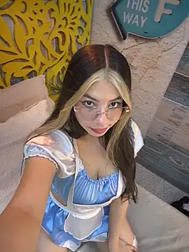 ShyDesireXXX online show from 04.02.26