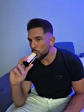 Snapshot of Angelo_33 chatting on 02.09.26 Angelo 33 online show from 02.09.26