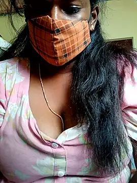 Milky Julia online show from 03.08.26