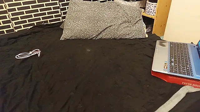 Snapshot of Spatgirl chatting on 02.12.26 Spatgirl online show from 02.12.26