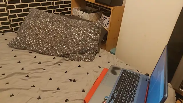 Snapshot of Spatgirl chatting on 02.15.26 Spatgirl online show from 02.15.26