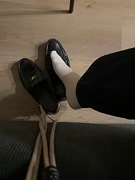 leshowcho online show from 02.21.26