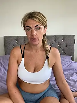 Snapshot of Scarlett_the_girlnextdoor chatting on 06.23.26 Scarlett the girlnextdoor online show from 06.23.26