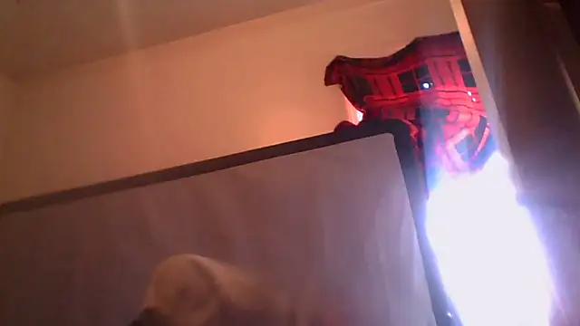 Snapshot of KellyKardashian chatting on 02.14.26 KellyKardashian online show from 02.14.26