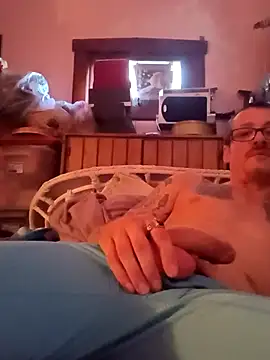 Snapshot of THUROBREED83 chatting on 09.28.25 THUROBREED83 online show from 09.28.25