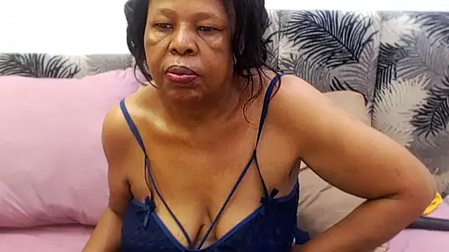 Snapshot of SEXY_MATURExx chatting on 04.05.26 SEXY MATURExx online show from 04.05.26