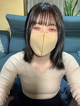 Snapshot of minami_room chatting on 04.06.26 minami room online show from 04.06.26