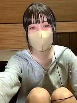 Snapshot of minami_room chatting on 04.09.26 minami room online show from 04.09.26