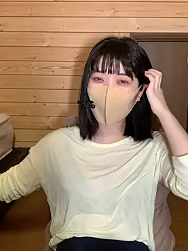 Snapshot of minami_room chatting on 04.17.26 minami room online show from 04.17.26