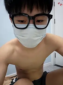 Snapshot of tinKKKKKKL chatting on 03.21.26 tinKKKKKKL online show from 03.21.26