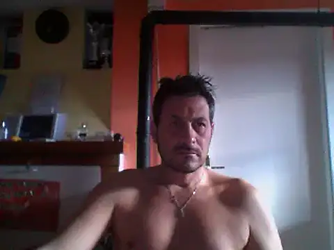 Snapshot of colosone chatting on 03.10.25 colosone online show from 03.10.25