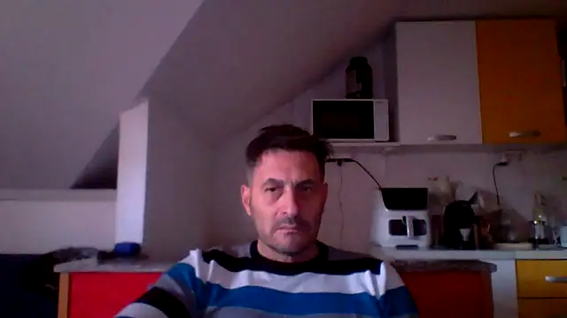 Snapshot of colosone chatting on 11.20.25 colosone online show from 11.20.25