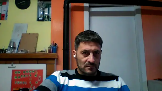 Snapshot of colosone chatting on 11.24.25 colosone online show from 11.24.25