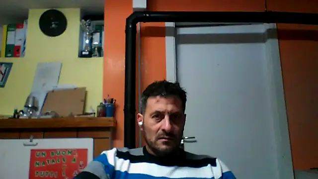 Snapshot of colosone chatting on 11.25.25 colosone online show from 11.25.25