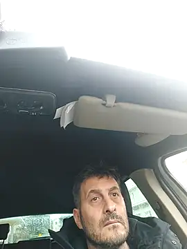 Snapshot of colosone chatting on 11.27.25 colosone online show from 11.27.25