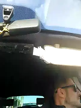 Snapshot of colosone chatting on 11.29.25 colosone online show from 11.29.25