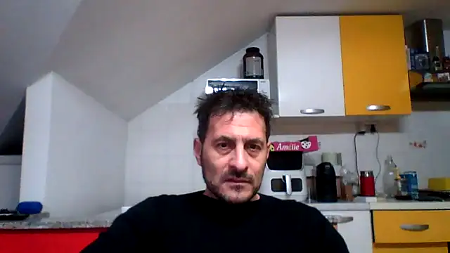 Snapshot of colosone chatting on 12.04.25 colosone online show from 12.04.25