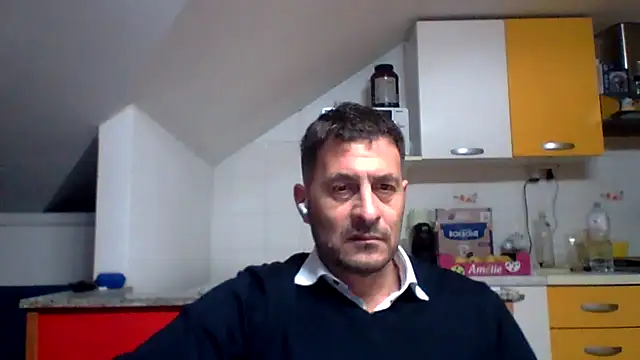 Snapshot of colosone chatting on 12.15.25 colosone online show from 12.15.25