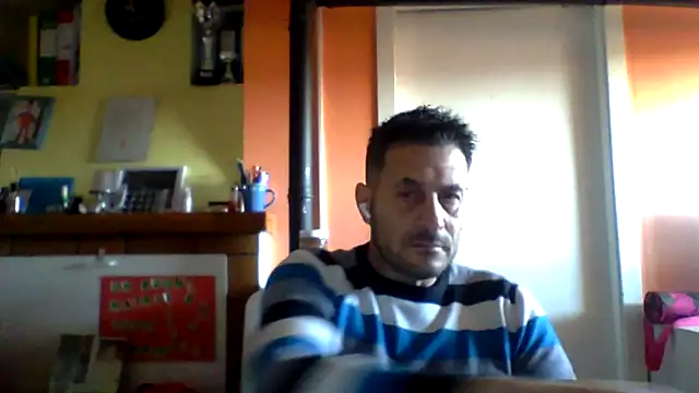 Snapshot of colosone chatting on 12.17.25 colosone online show from 12.17.25