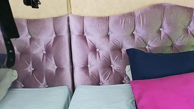 Snapshot of Missy_22_ chatting on 04.16.26 Missy 22 online show from 04.16.26