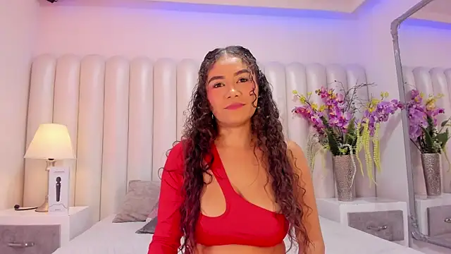 Snapshot of CamilaCastillo chatting on 04.25.26 CamilaCastillo online show from 04.25.26