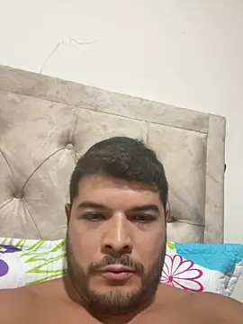 omarfer19 online show from 04.08.26