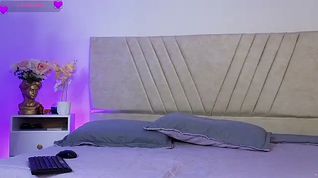 Snapshot of DulceRouss_ chatting on 02.11.26 DulceRouss online show from 02.11.26