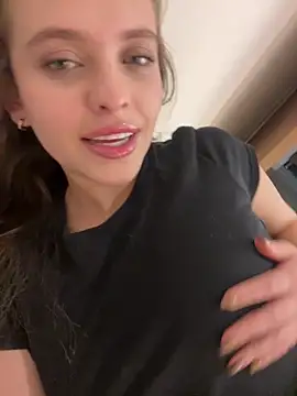 Snapshot of MARiana2619 chatting on 02.20.26 MARiana2619 online show from 02.20.26