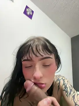 Snapshot of dulce-katt chatting on 04.14.26 dulce-katt online show from 04.14.26