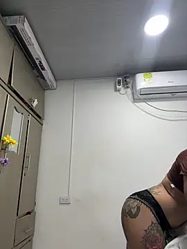 Snapshot of vennuss19 chatting on 03.18.26 vennuss19 online show from 03.18.26