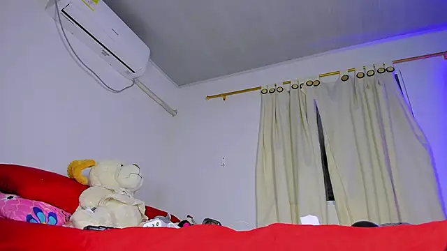 Snapshot of vennuss19 chatting on 04.14.26 vennuss19 online show from 04.14.26