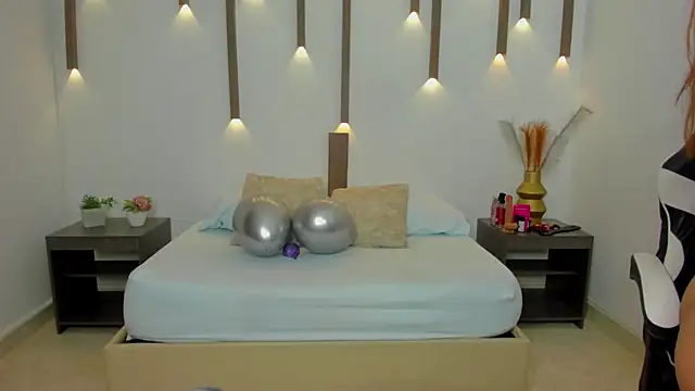 Snapshot of scarlett_rosse_x chatting on 02.01.26 scarlett rosse x online show from 02.01.26