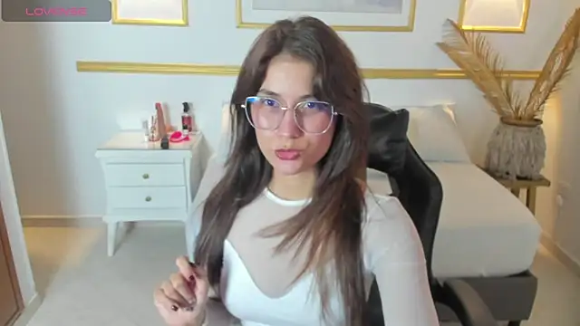 Snapshot of scarlett_rosse_x chatting on 02.21.26 scarlett rosse x online show from 02.21.26