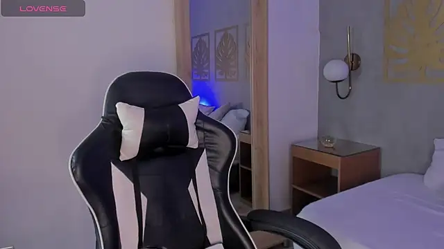 Snapshot of scarlett_rosse_x chatting on 03.04.26 scarlett rosse x online show from 03.04.26