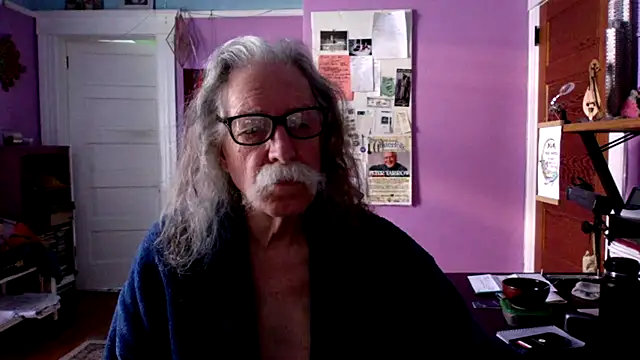 Snapshot of LickYourYoni chatting on 04.24.26 LickYourYoni online show from 04.24.26