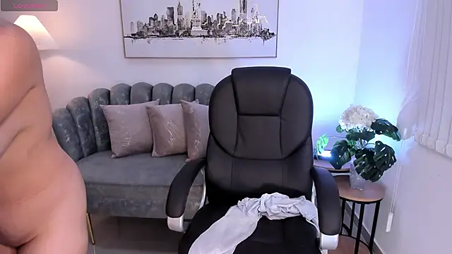 thiara scarlet  online show from 02.24.26