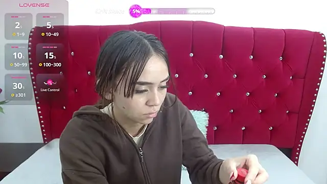Snapshot of sofiaspring chatting on 05.25.26 sofiaspring online show from 05.25.26